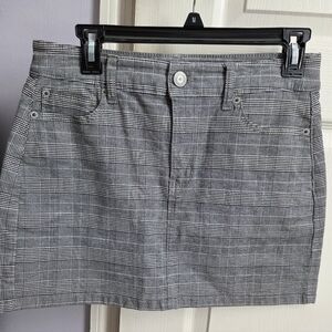 American Eagle Outfitters Black and White Plaid Mini Skirt